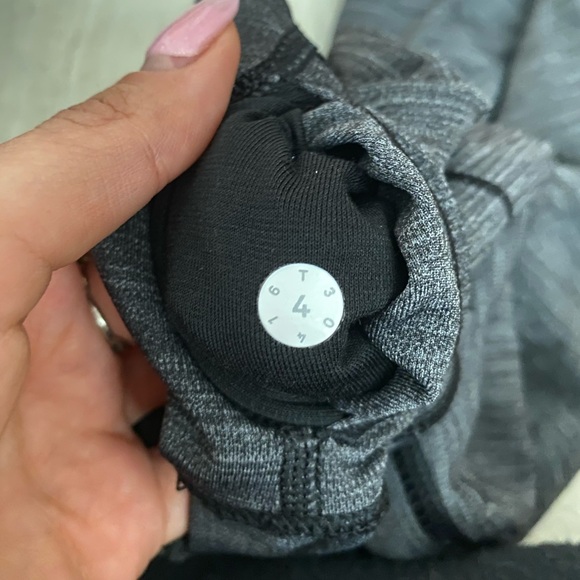 Lululemon Grey Space Dye Leggings - Size 4 - Picture 5 of 6